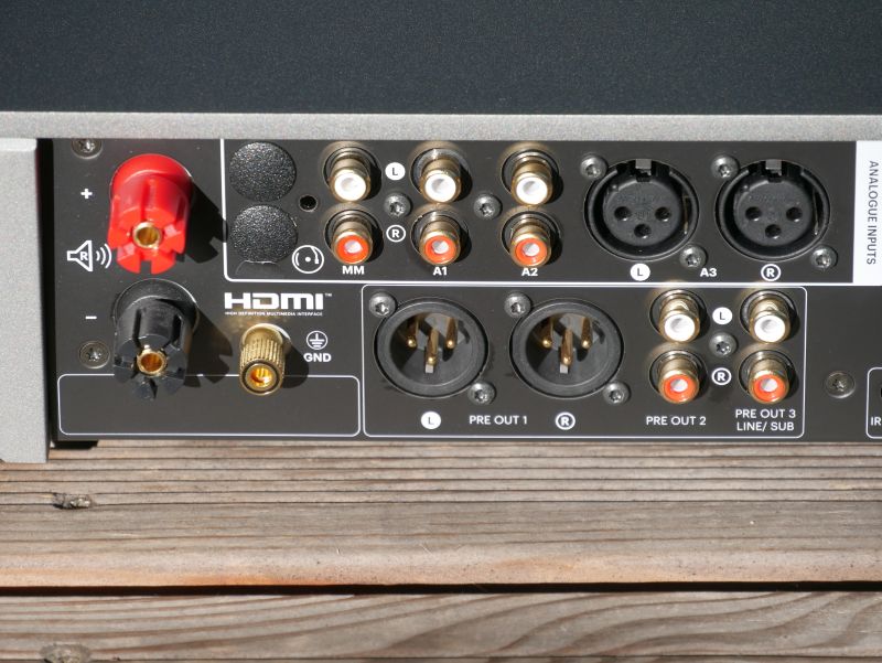 Roksan Caspian 4G Streaming Analogteil hinten